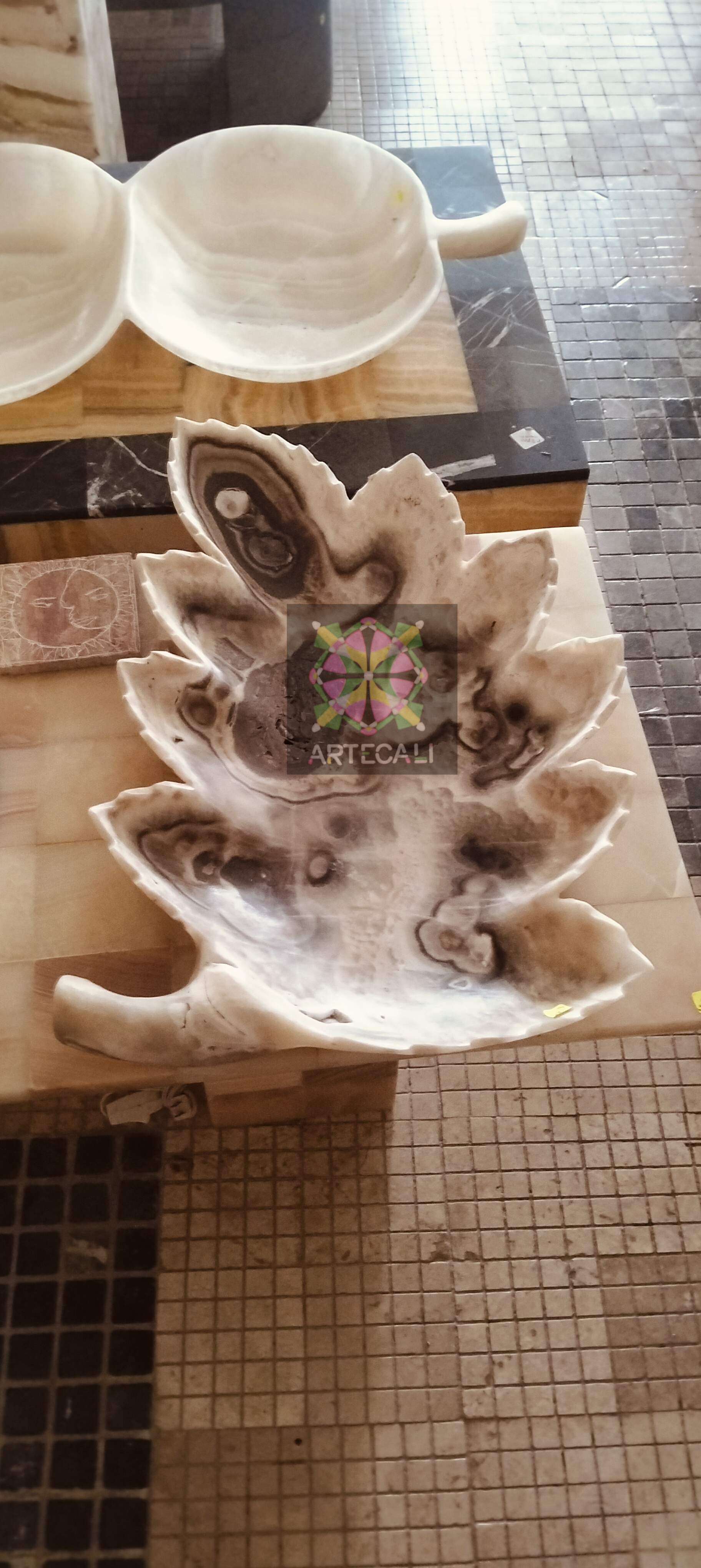 Charola forma de hoja onix cafe
